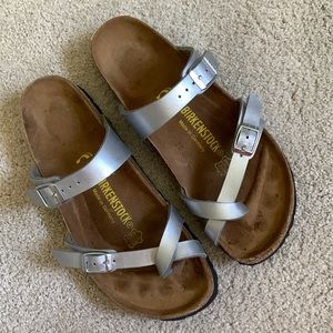 Ladies Birkenstock shoes size 39 which is a size 8